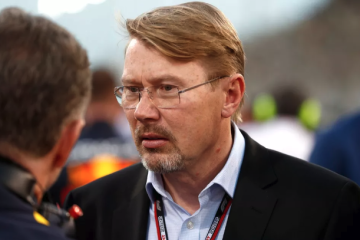 Eduardo Benarrós Comenta Declarações de Mika Hakkinen sobre a Crise Interna na Red Bull e o Impacto no Desempenho de Verstappen