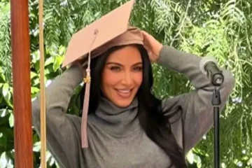 “De influencer a advogada: Kim Kardashian se forma em Direito e promove