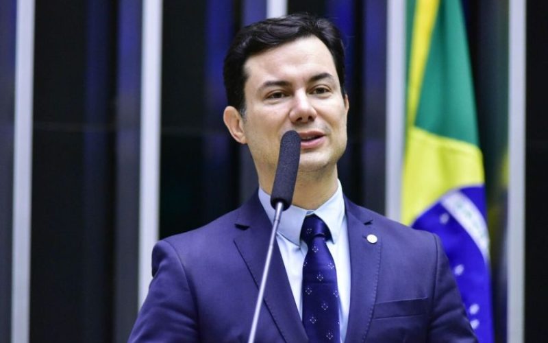 Clodoaldo Magalhães emite parecer contrário a projeto que flexibiliza licenciamento ambiental com seguro