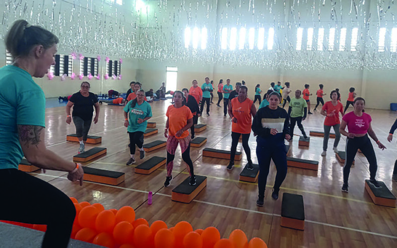 Movimento Fitness agita academia em Jundiapeba