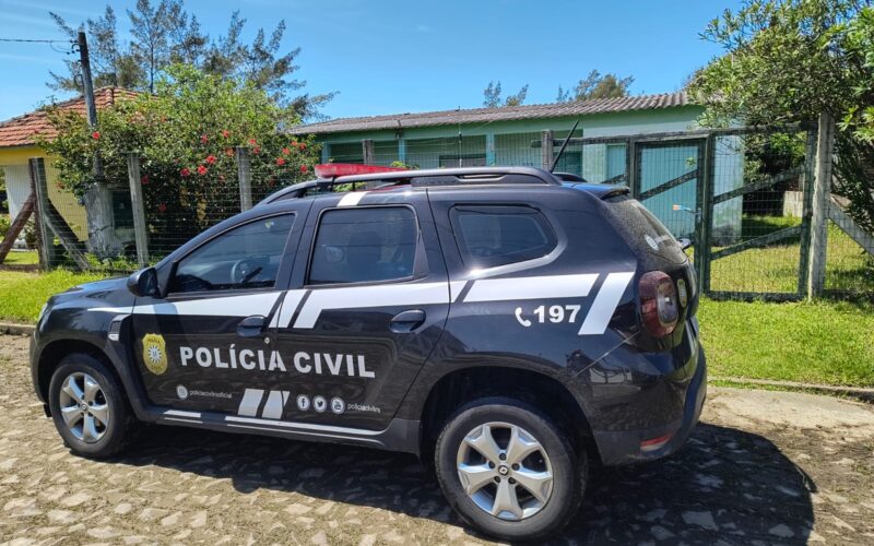 Mãe é presa em Balneário Pinhal por atos de violência contra filho adolescente
