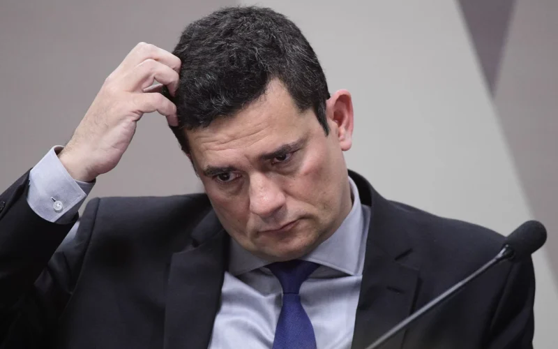 Decisão do STF confirma processo contra Sergio Moro por declarações contra Gilmar Mendes.