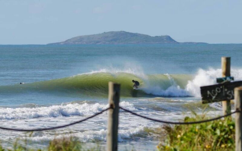 Previsão otimista de ondas para o evento em Praia D´Ulé
