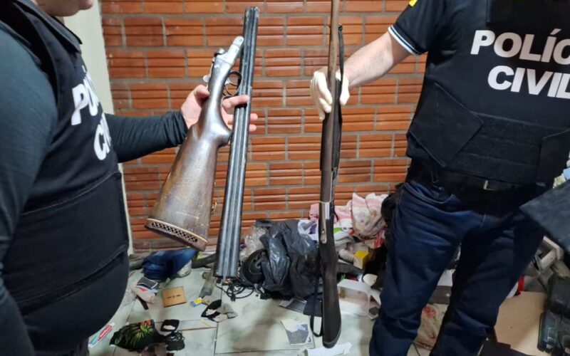 Dez detidos em operação policial resultam na apreensão de drogas, armas e dinheiro na região do Vale do Sinos