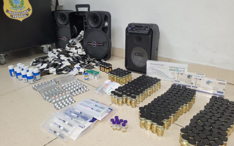 PRF descobre anabolizantes e canetas emagrecedoras escondidos em brinquedos em operação na BR-290