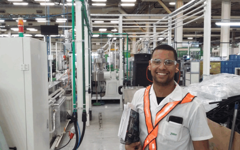 Engenheiro brasileiro lidera projetos de engenharia industrial na transição para a manufatura avançada nos Estados Unidos