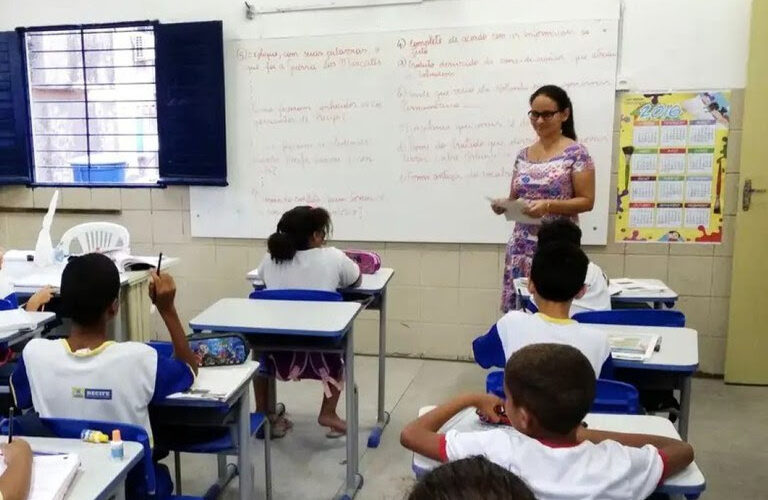 Isenção do Imposto de Renda duplica número de professores da educação básica beneficiados em Pernambuco