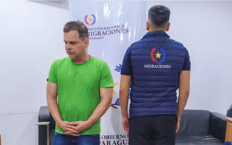 Autoridades paraguaias entregam suspeito brasileiro à Polícia Federal
