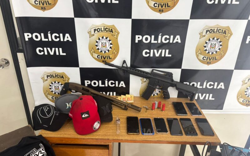 Operação em Canoas captura trio e detém cinco menores acusados de extorsão e porte ilegal de armas