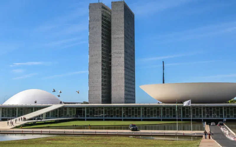 Ex-assessora de Lira é foco de operação da PF na Câmara