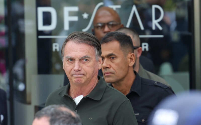 Decisão de Moraes determina transferência de Bolsonaro para a Papuda, na capital federal