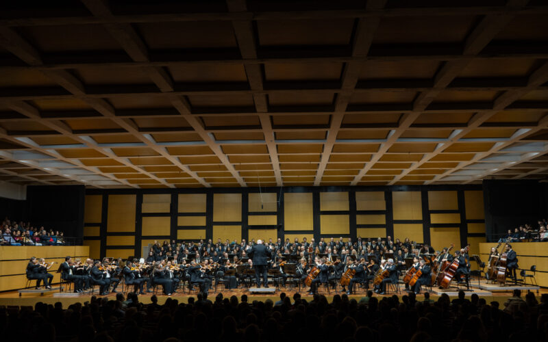 Orquestra Sinfônica de Porto Alegre dá início à Temporada 2026 com a grandiosa 5ª Sinfonia de Beethoven e pianista sensação do YouTube se destaca em solos