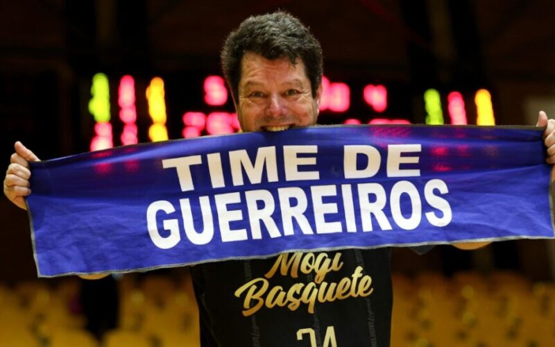 Início da distribuição das carteirinhas do programa Sócio Guerreiro do Mogi Basquete