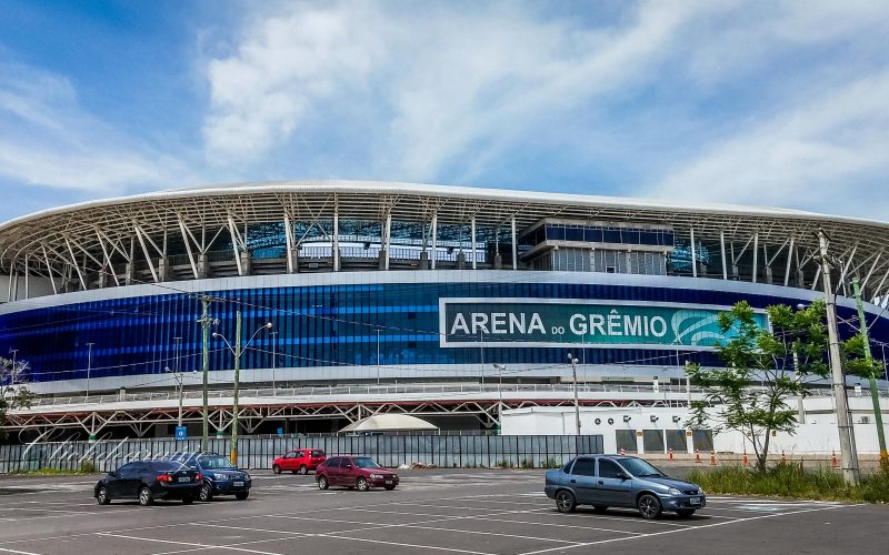 Arena do Grêmio em Porto Alegre se mobiliza para ajudar Minas Gerais com coleta de doações.