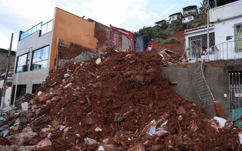 Tragédia causada por chuvas deixa 64 vítimas fatais em Juiz de Fora e Ubá