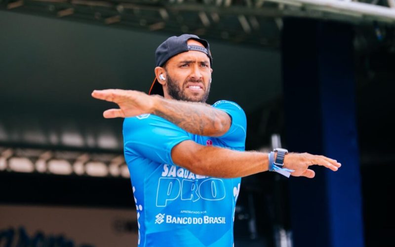 Jadson André denuncia discriminação racial em terminais aéreos