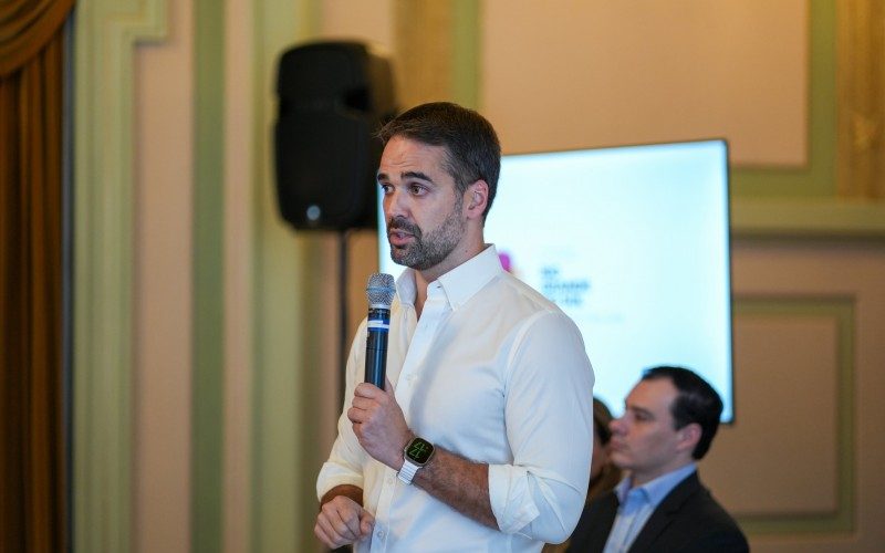 Eduardo Leite lança oficialmente sua candidatura para a Presidência do Brasil.