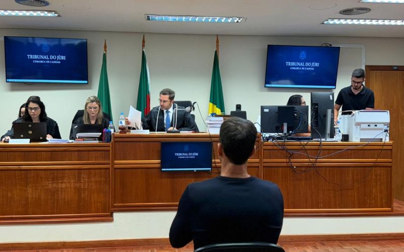 Mulher recebe sentença de 26 anos de prisão pelo assassinato de fotógrafo em Canoas