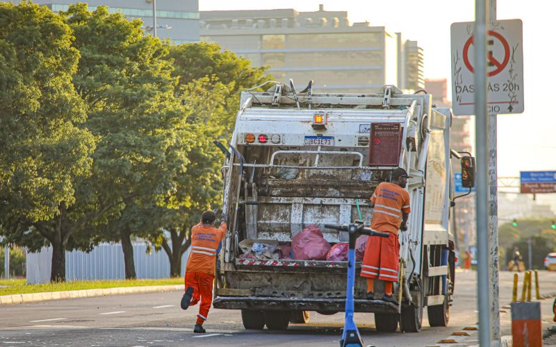 Porto Alegre firma parceria com a Agergs para fiscalizar serviços de limpeza urbana e futura parceria público-privada