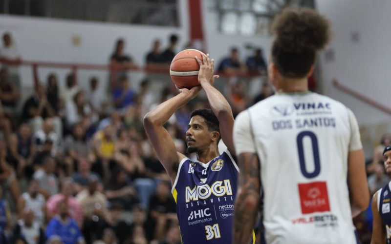 Mogi Basquete conquista vitória fora de casa e inicia playoffs do NBB CAIXA com vantagem sobre São José Basketball