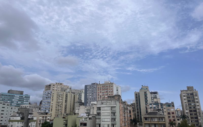 Frio marca o início do sábado, seguido por alterações climáticas em áreas do Rio Grande do Sul