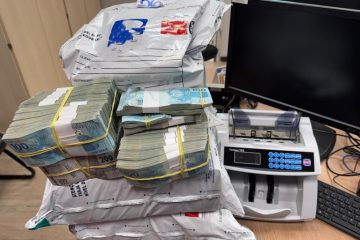 Assessor de deputado federal e marilienses são presos com R$ 2,7 milhões em Recife