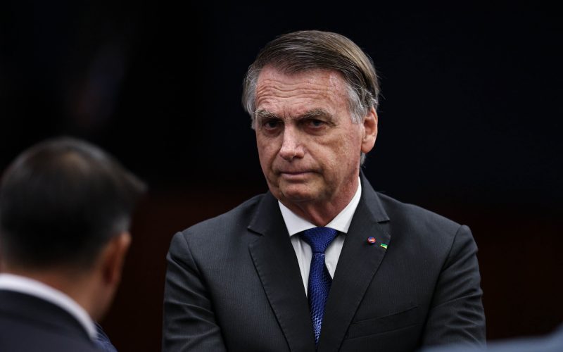 Bolsonaro é autorizado a cumprir pena em casa por 90 dias por decisão de Alexandre de Moraes