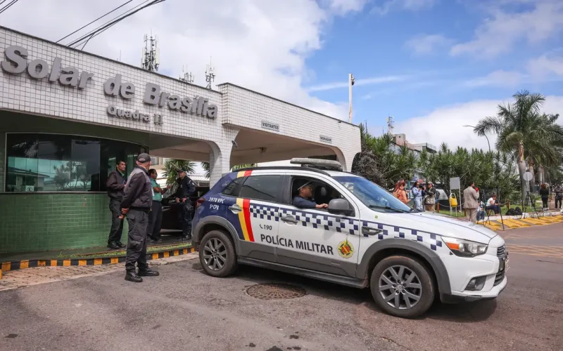 Moraes rejeita pedido de liberdade para filhos de Bolsonaro