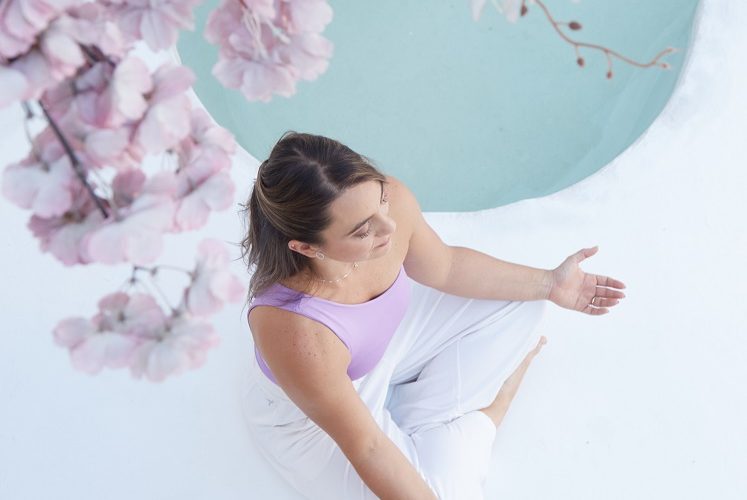 Meditar é mais fácil do que parece e pode mudar sua rotina