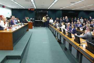 Fim da jornada 6×1 é aprovado pela Comissão e segue para votação no Plenário da Câmara