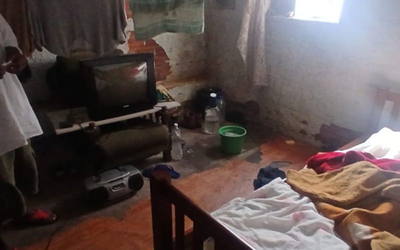 As instalações de um lar de idosos em Cachoeira do Sul são fechadas devido a irregularidades.