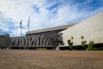 Professor de Direito acusado de crimes sexuais em Porto Alegre ganha liberdade provisória do STJ