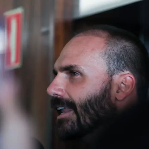 STF avalia destino de Eduardo Bolsonaro no caso do tarifaço