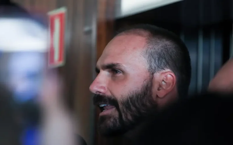 Eduardo Bolsonaro recebe pena de 4 anos e 2 meses por coação, decide STF