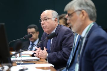 Chanceler do Brasil critica a validade das tarifas impostas pelos Estados Unidos