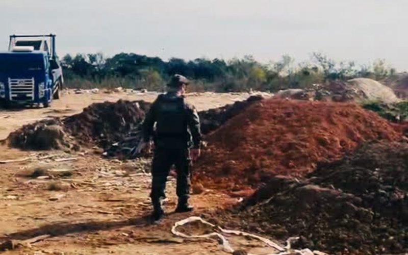 Polícia Ambiental detém quatro indivíduos por despejo irregular de resíduos no Delta do Jacuí