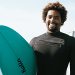 Victor Bernardo garante vaga no Surfing Champions Trophy 2026
