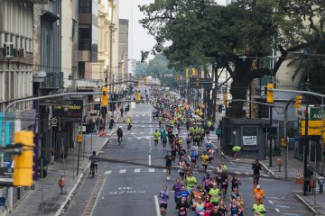 Domingo de Maratona em Porto Alegre: Vias Fechadas e Mudanças nas Linhas de Ônibus