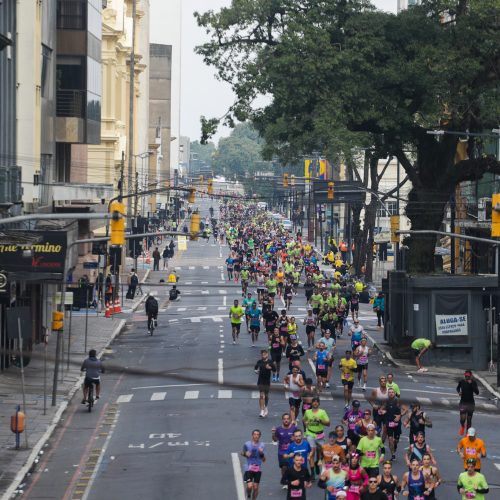 Domingo de Maratona em Porto Alegre: Vias Fechadas e Mudanças nas Linhas de Ônibus