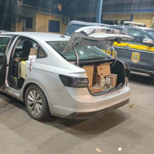 Cargas de perfumes e bebidas com valor estimado em R$ 1 milhão são interceptadas pela PRF em Rosário do Sul