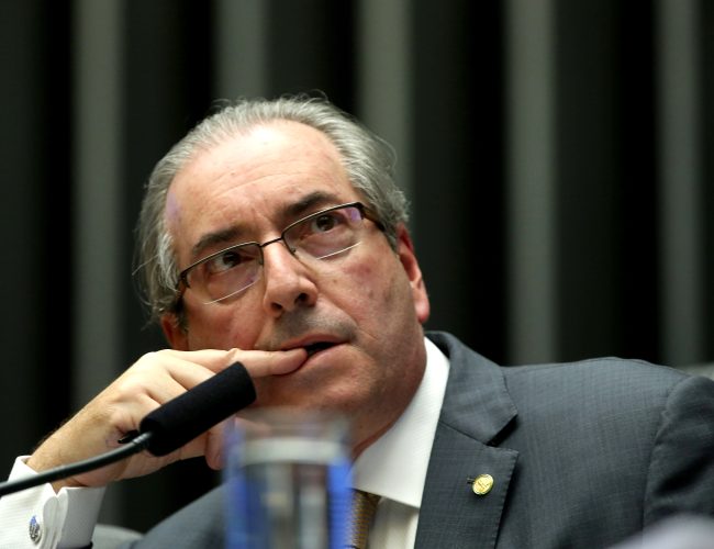 Flávio Dino ordena congelamento de R$ 6 milhões de Eduardo Cunha em apuração de desvio de emendas
